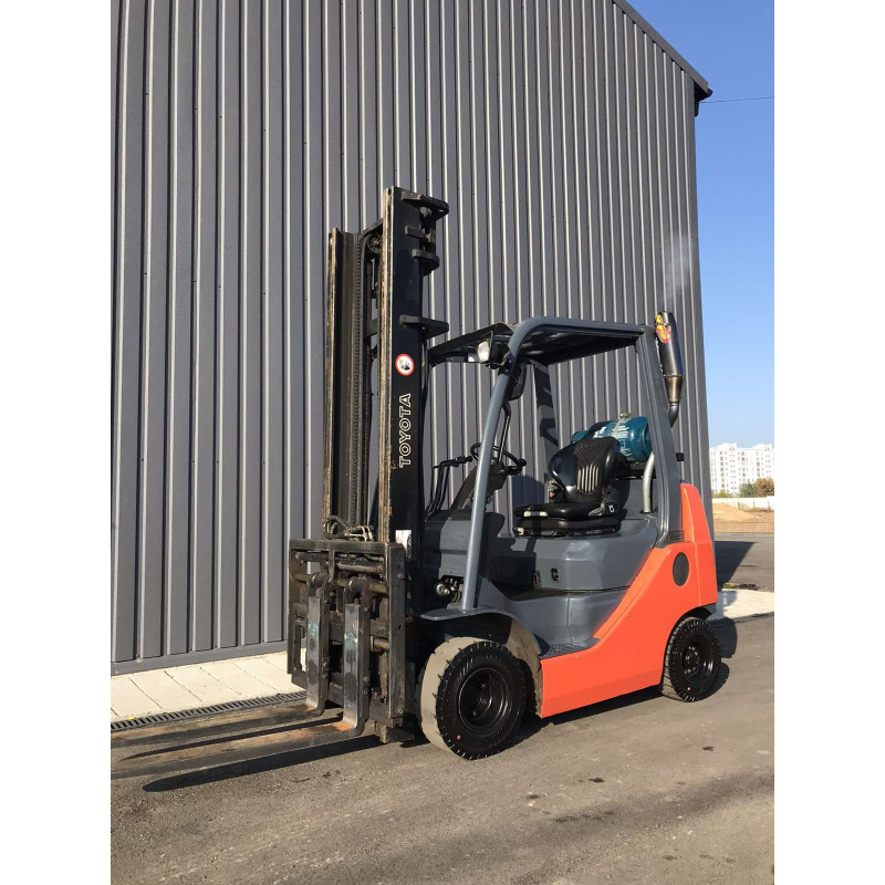 Газовый погрузчик TOYOTA 02-8FGKF20.