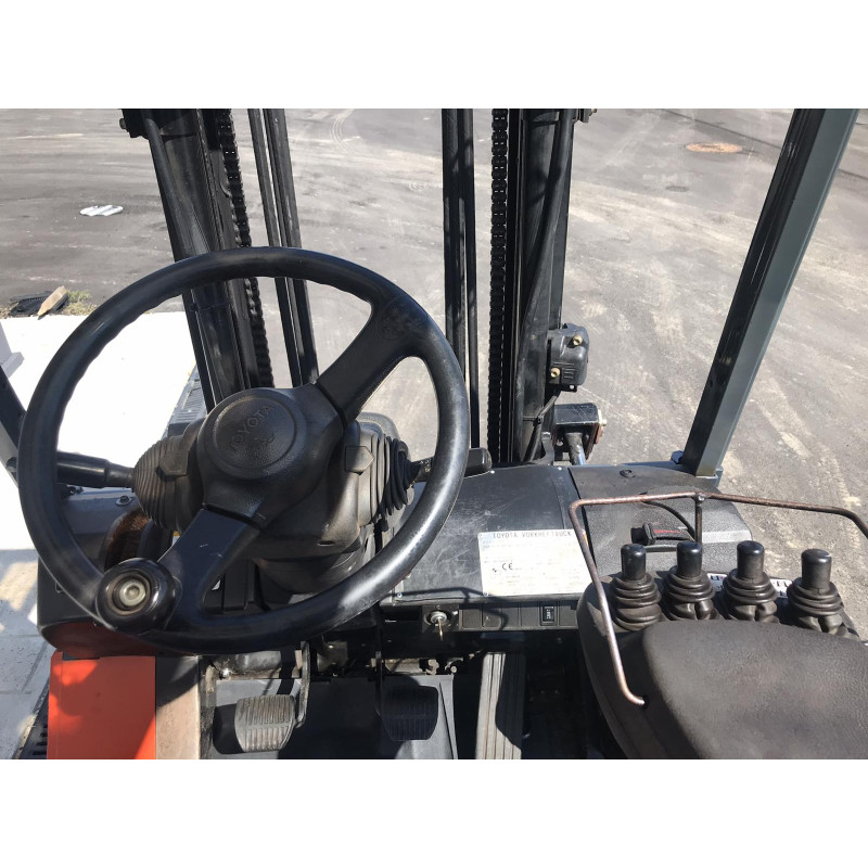 Газ-бензин навантажувач TOYOTA 42-7FGF25.