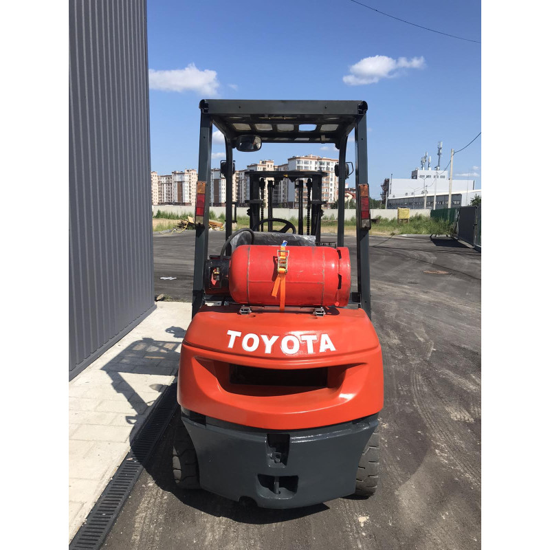 Газ-бензин навантажувач TOYOTA 42-7FGF25.