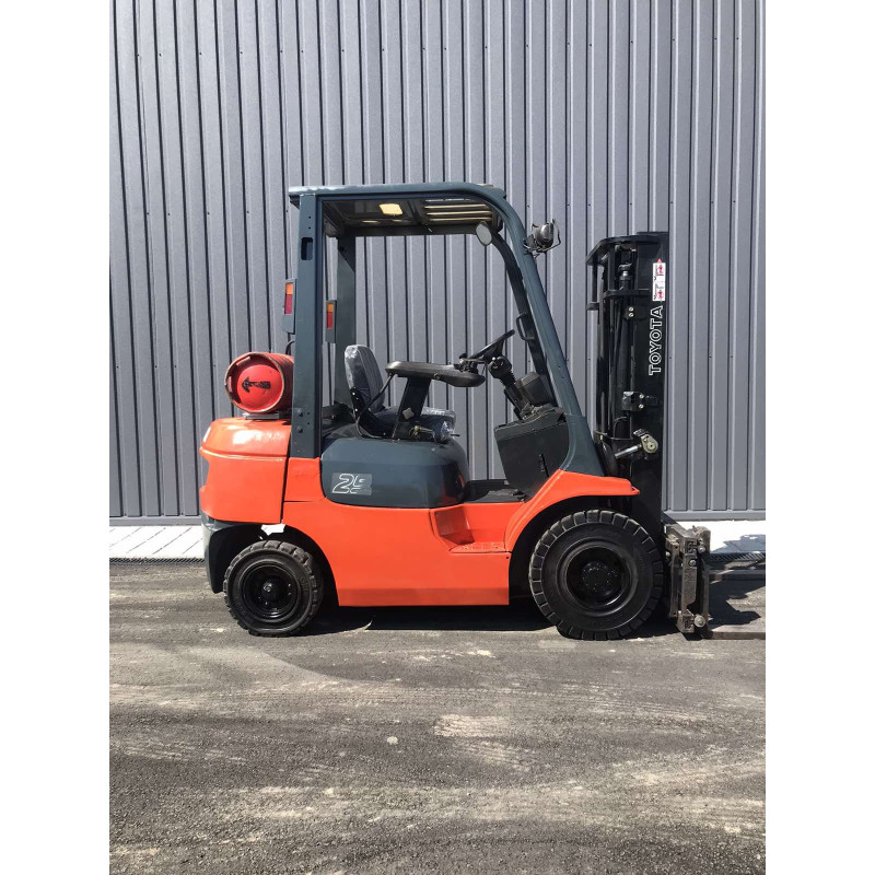 Газ-бензин навантажувач TOYOTA 42-7FGF25.