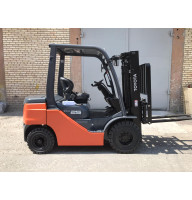 Дизельний навантажувач TOYOTA 02-8 FDF 25.