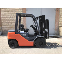 Дизельный погрузчик TOYOTA 02-8 FDF 25.