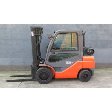 Газовий навантажувач TOYOTA 02-8FGF30.