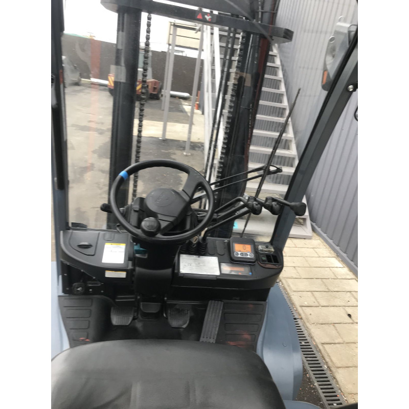 Газовий навантажувач TOYOTA 02-8FGF30. Газовий навантажувач TOYOTA 02-8FGF30.