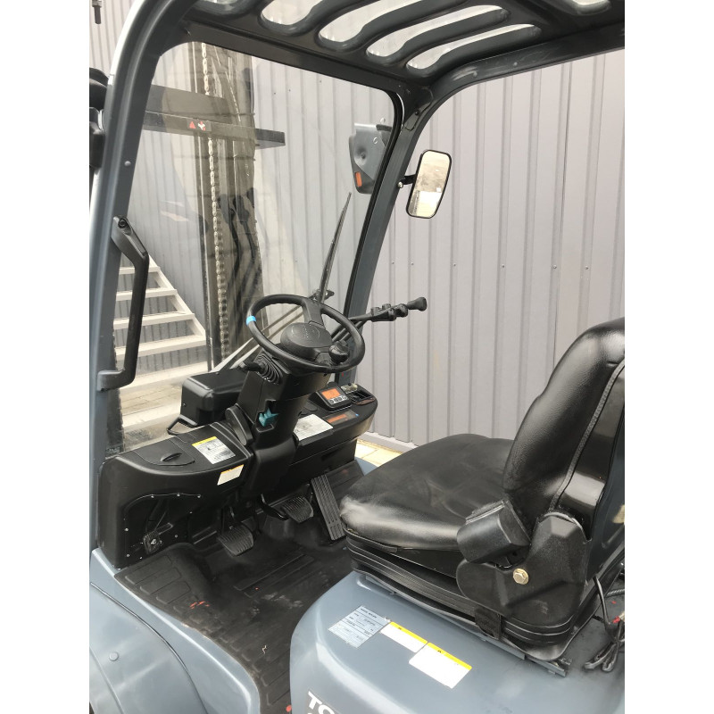 Газовий навантажувач TOYOTA 02-8FGF30. Газовий навантажувач TOYOTA 02-8FGF30.