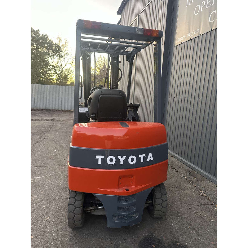 Электрический погрузчик TOYOTA 7FBMF25