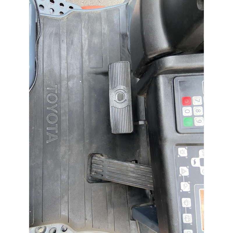 Электрический погрузчик TOYOTA 8FBE16T