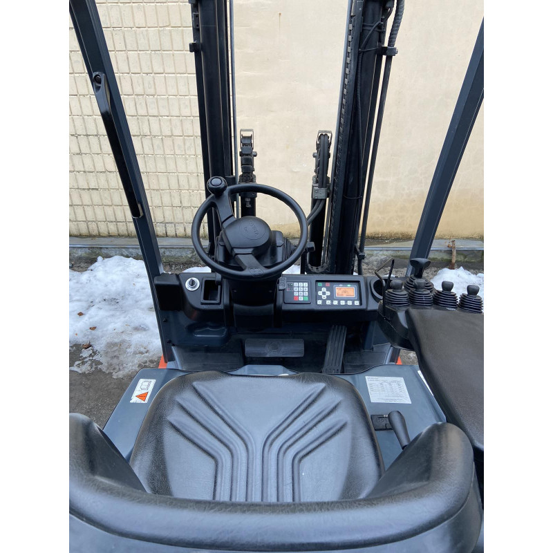 Электрический погрузчик TOYOTA 8FBE16T