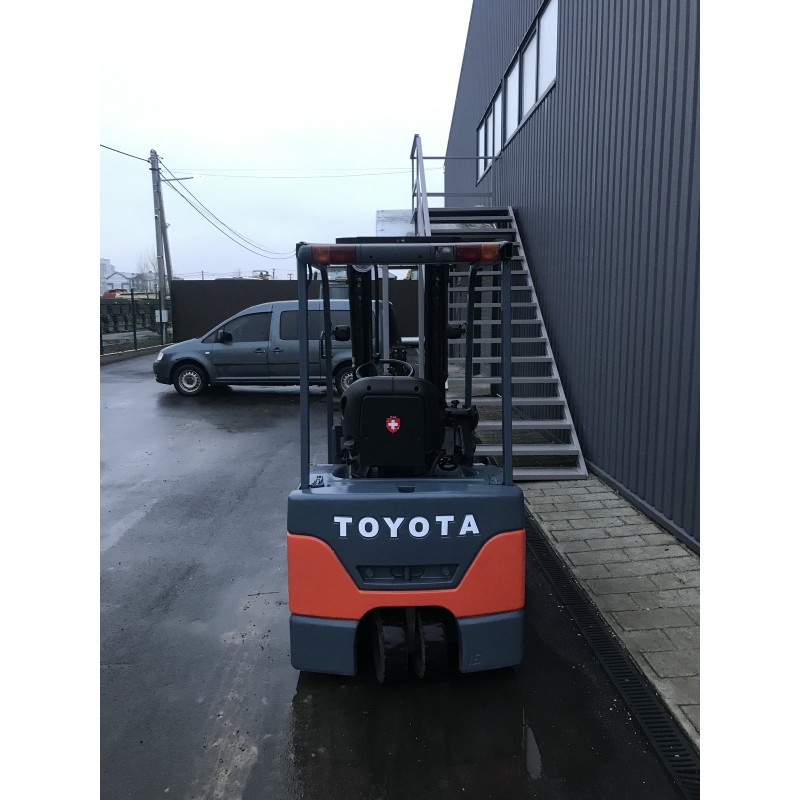 Електричний навантажувач TOYOTA 7FBEF15.