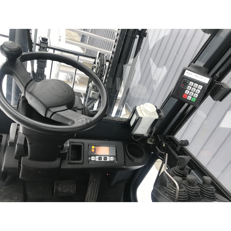 Електричний навантажувач TOYOTA 8FBMT16.