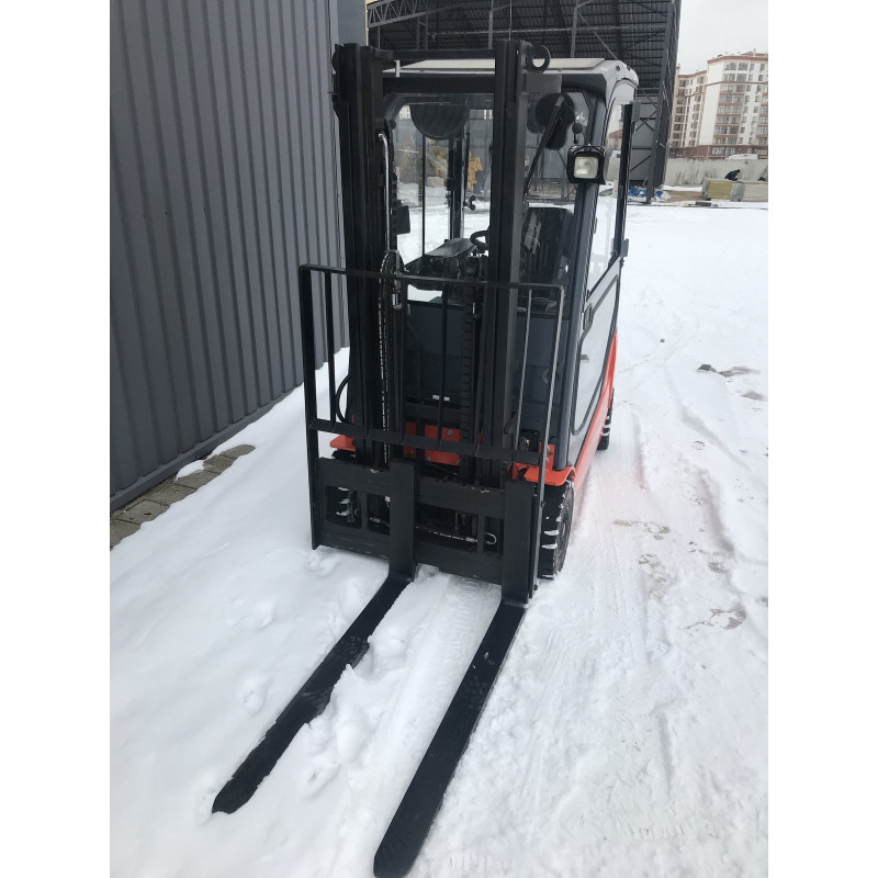 Електричний навантажувач TOYOTA 8FBMT16.