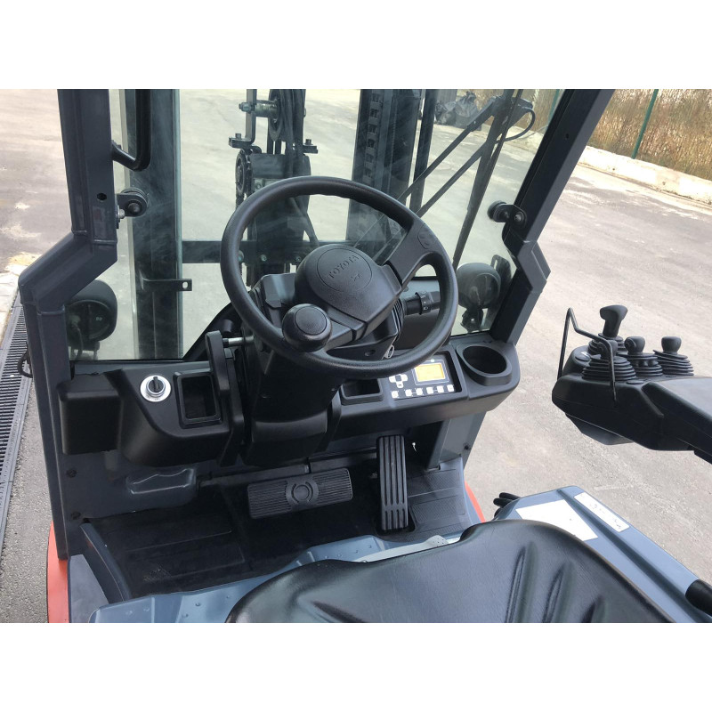 Електричний навантажувач TOYOTA 8FBE16T