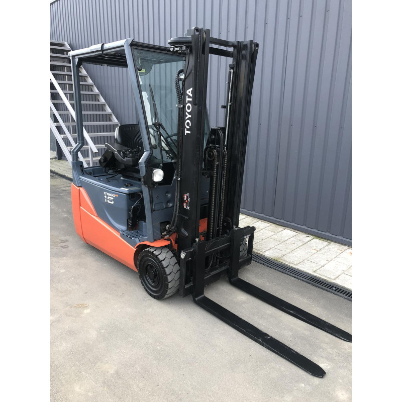 Електричний навантажувач TOYOTA 8FBE16T