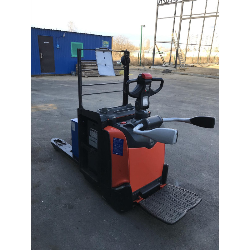 Электрическая тележка BT LPE220.