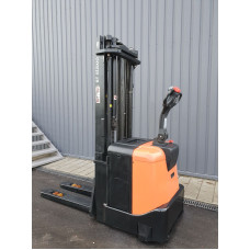 Штабелер електричний BT SPE 160.