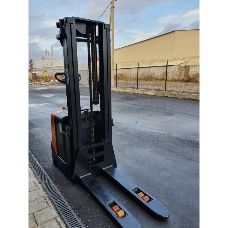 Штабелер электрический BT SPE 160