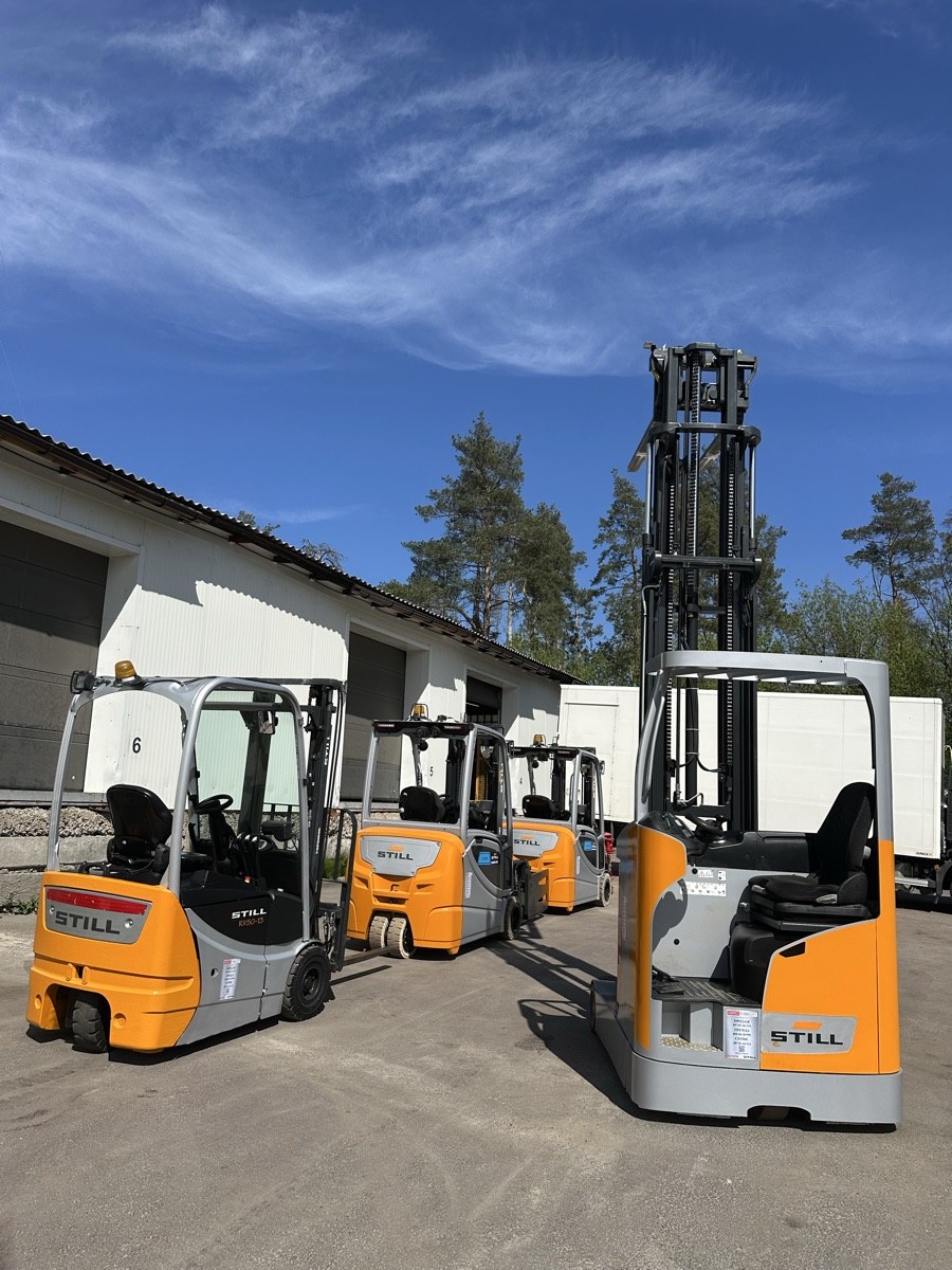 Ричтраки с высотными мачтами на площадке IMPEX Forklift